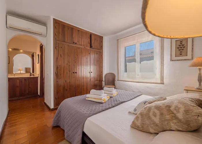 Bini Belin * Binibeca